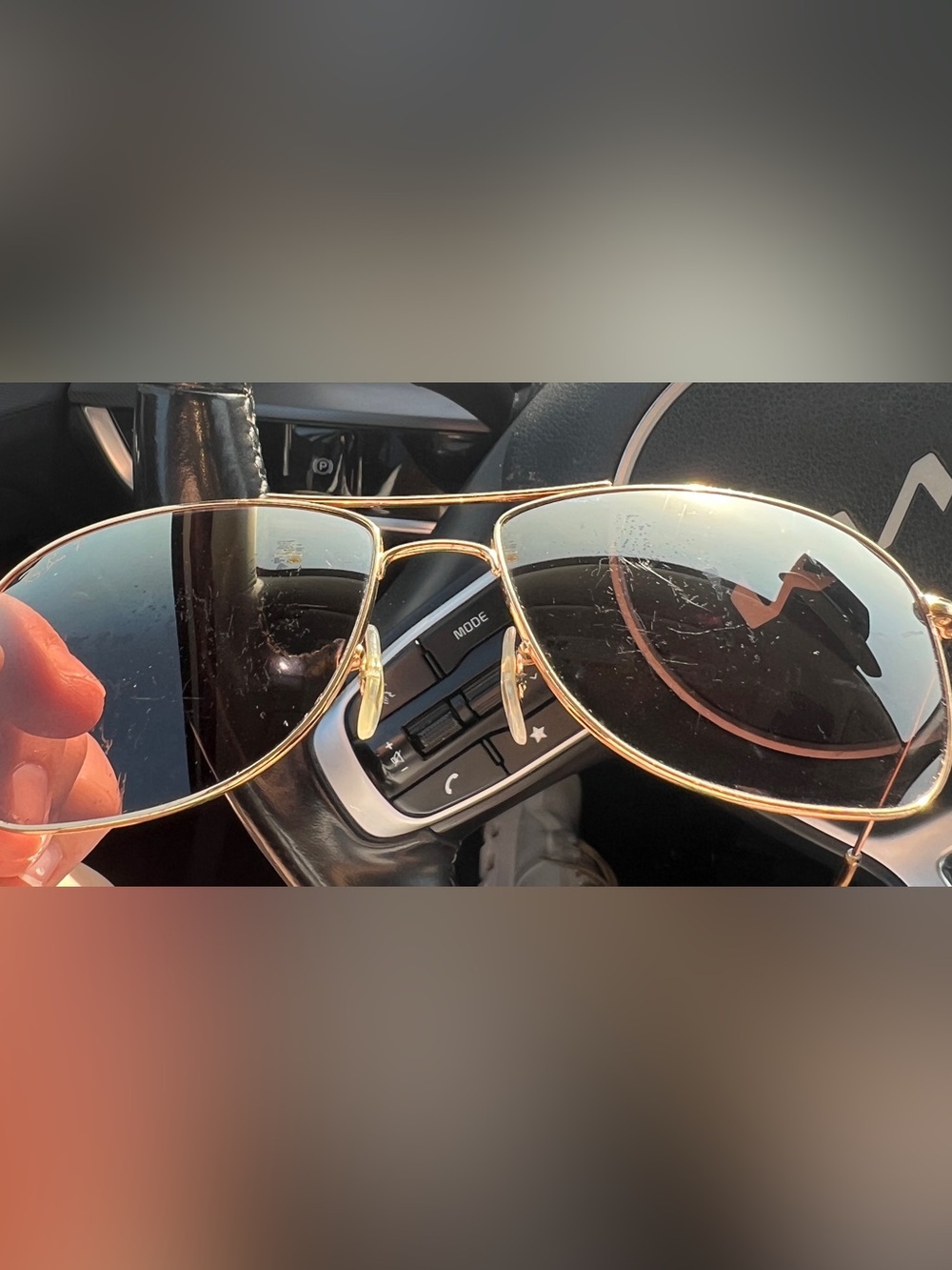 Ray-Ban Gold Metal Aviator Sunglasses with Green Lenses - Picture 4 of 4